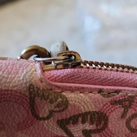 Coach Pink and Gold Heart Pattern Wristlet - Picture 9 of 13